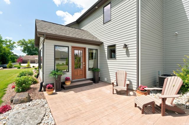 18736 Roselle Cove, Auburn, IN 46706