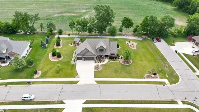 18736 Roselle Cove, Auburn, IN 46706
