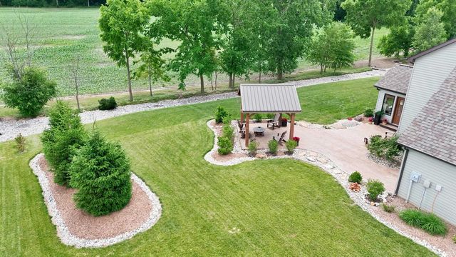 18736 Roselle Cove, Auburn, IN 46706