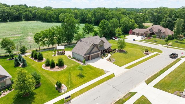 18736 Roselle Cove, Auburn, IN 46706