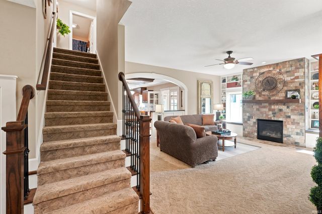 18736 Roselle Cove, Auburn, IN 46706