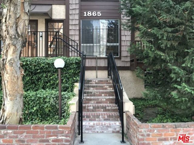 1865 GREENFIELD Avenue 102, Los Angeles, CA 90025