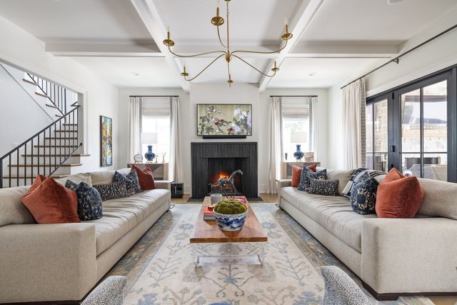 280 Harding Pl, Nashville, TN 37205