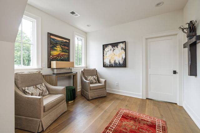 280 Harding Pl, Nashville, TN 37205