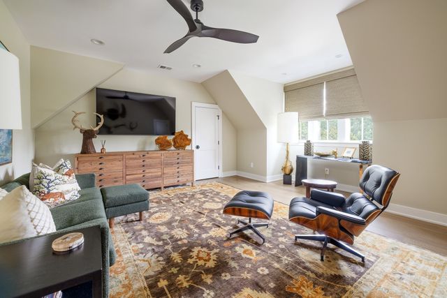 280 Harding Pl, Nashville, TN 37205