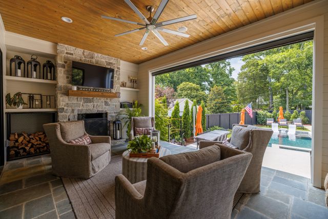 280 Harding Pl, Nashville, TN 37205