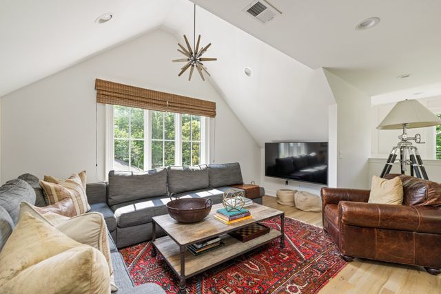 280 Harding Pl, Nashville, TN 37205