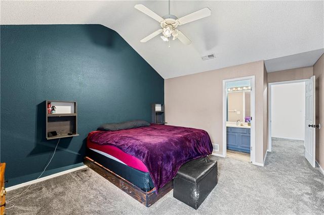 1322 SE Lexington Avenue, Lee's Summit, MO 64081