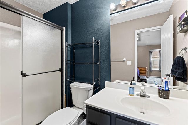 1322 SE Lexington Avenue, Lee's Summit, MO 64081