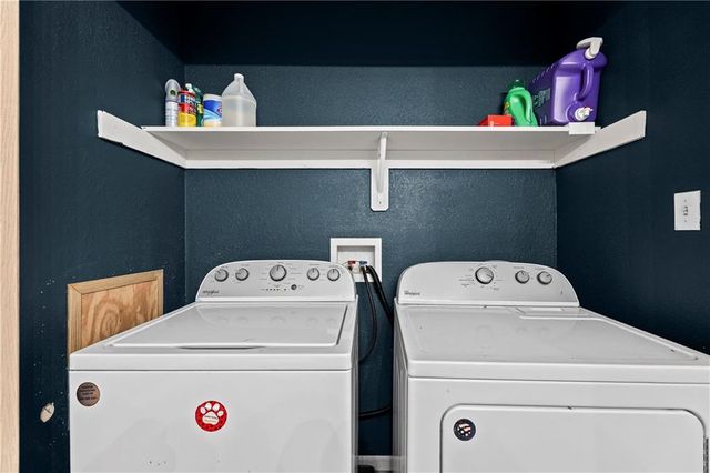 1322 SE Lexington Avenue, Lee's Summit, MO 64081