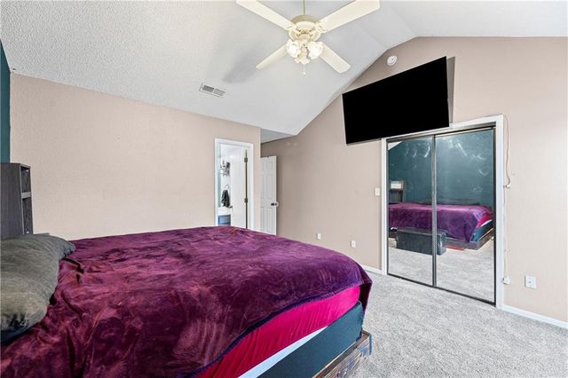 1322 SE Lexington Avenue, Lee's Summit, MO 64081