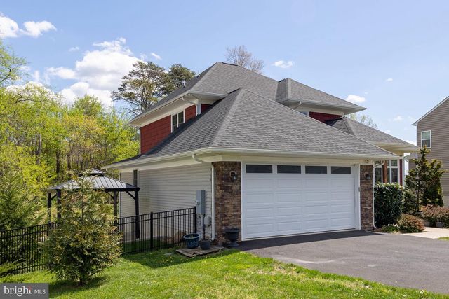 112 COLONIAL DR, Cross Junction, VA 22625