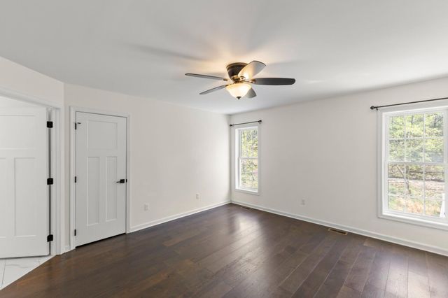 112 COLONIAL DR, Cross Junction, VA 22625