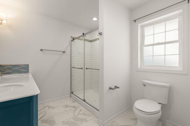 112 COLONIAL DR, Cross Junction, VA 22625