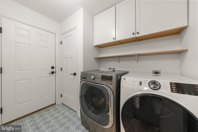 112 COLONIAL DR, Cross Junction, VA 22625