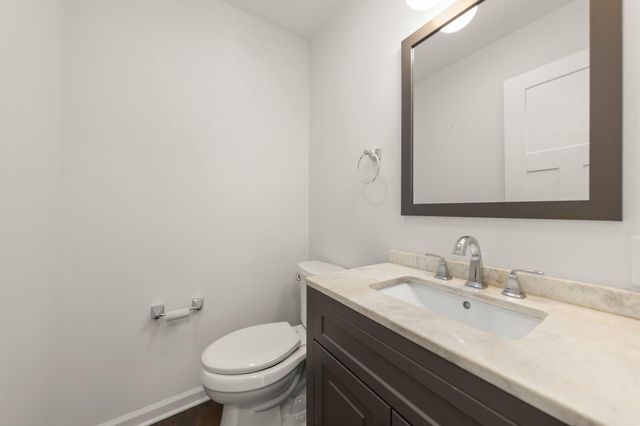 112 COLONIAL DR, Cross Junction, VA 22625