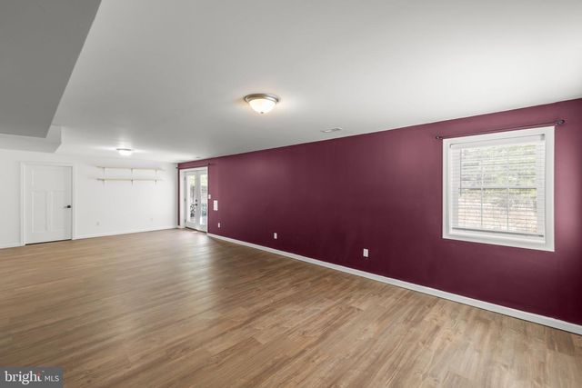 112 COLONIAL DR, Cross Junction, VA 22625