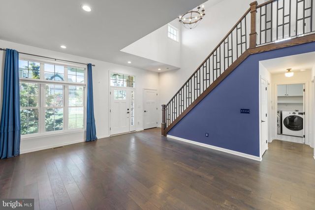 112 COLONIAL DR, Cross Junction, VA 22625