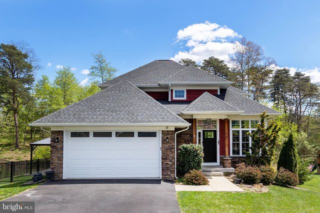 112 COLONIAL DR, Cross Junction, VA 22625