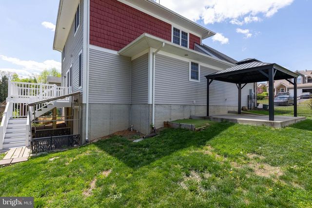 112 COLONIAL DR, Cross Junction, VA 22625