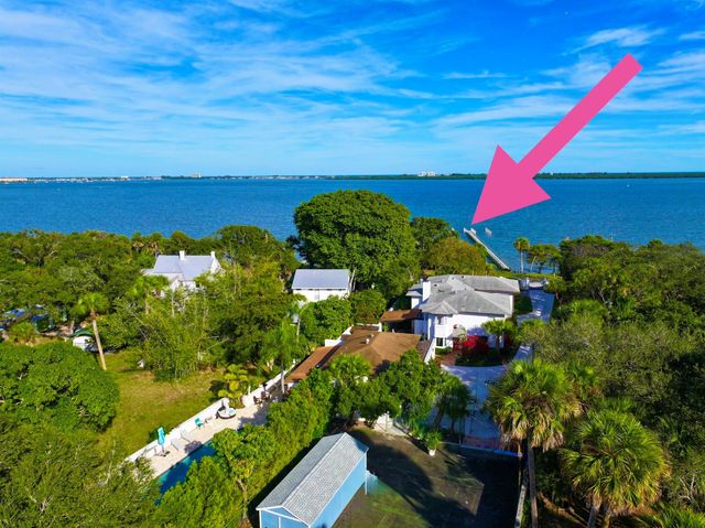 1009 S Indian River Drive, Fort Pierce, FL 34950