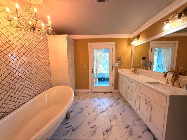 1009 S Indian River Drive, Fort Pierce, FL 34950