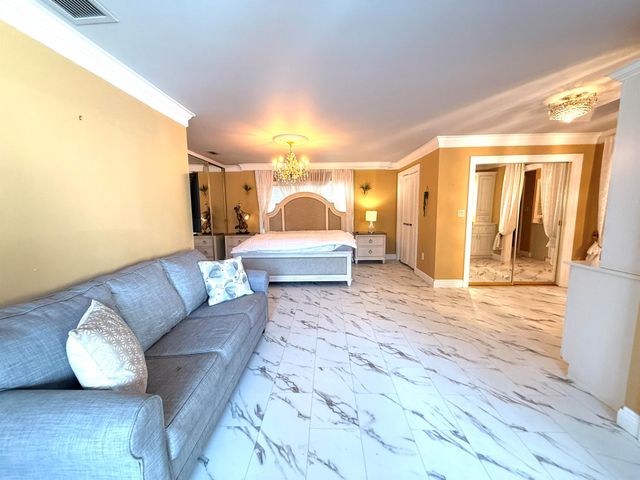 1009 S Indian River Drive, Fort Pierce, FL 34950