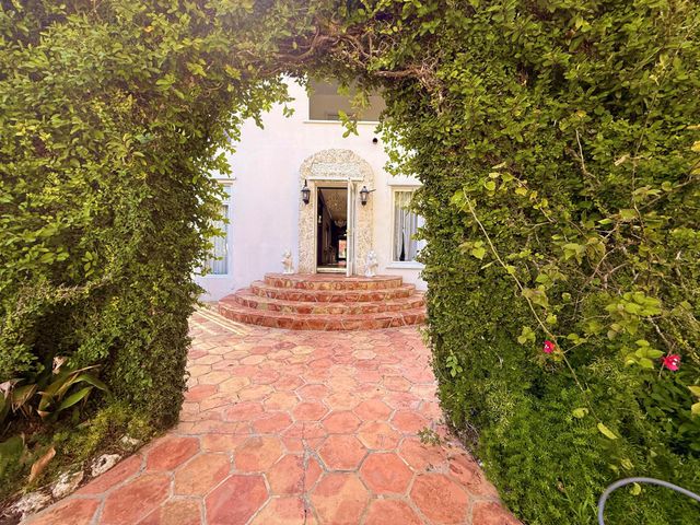 1009 S Indian River Drive, Fort Pierce, FL 34950