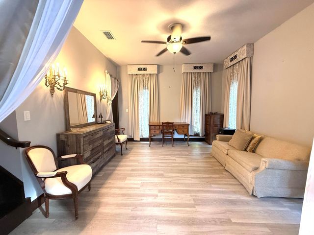 1009 S Indian River Drive, Fort Pierce, FL 34950