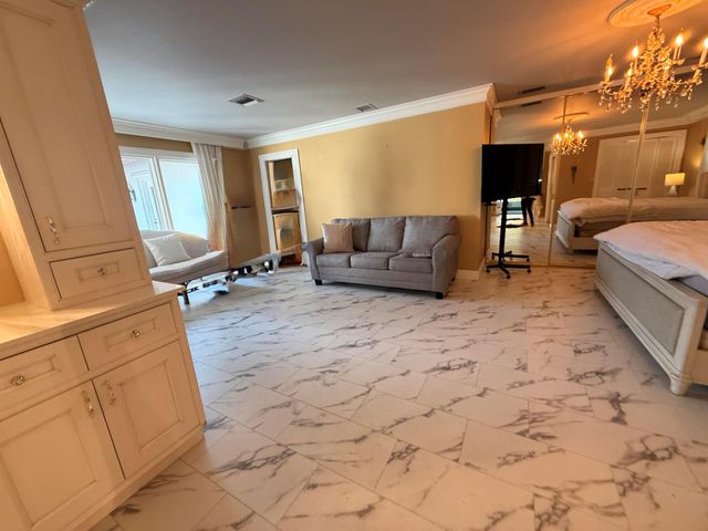 1009 S Indian River Drive, Fort Pierce, FL 34950