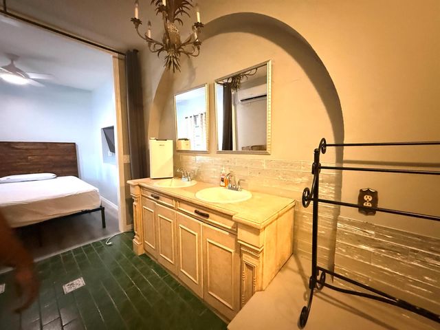 1009 S Indian River Drive, Fort Pierce, FL 34950