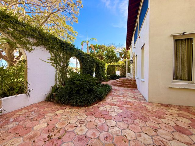 1009 S Indian River Drive, Fort Pierce, FL 34950