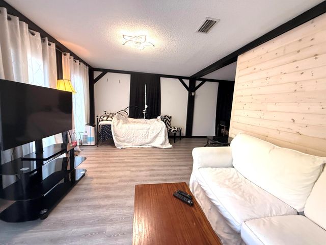 1009 S Indian River Drive, Fort Pierce, FL 34950