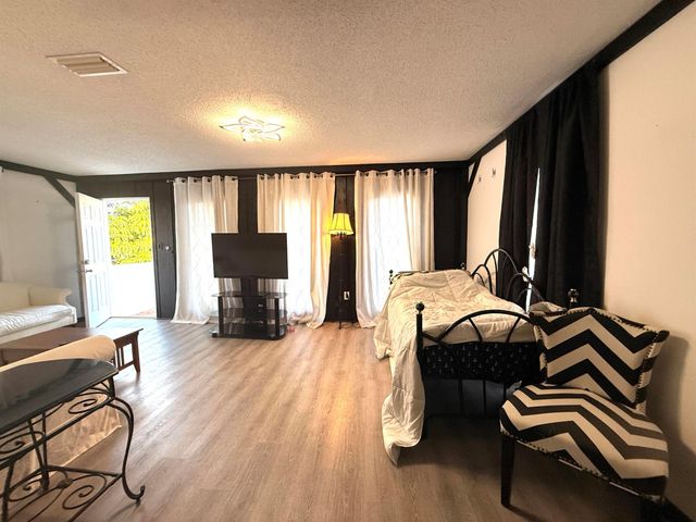 1009 S Indian River Drive, Fort Pierce, FL 34950