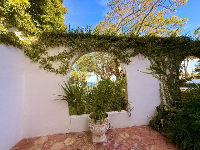 1009 S Indian River Drive, Fort Pierce, FL 34950