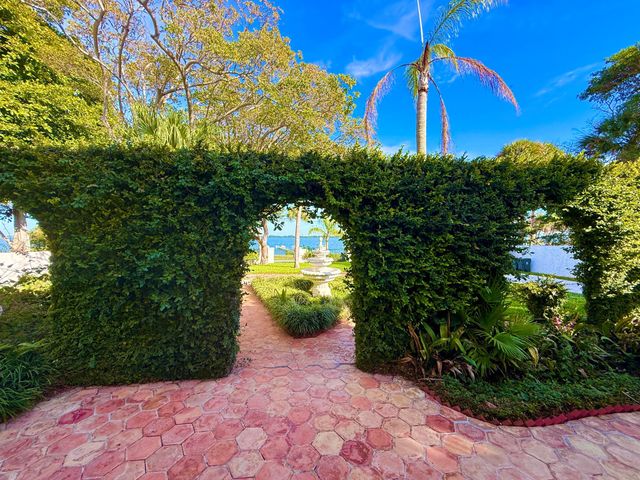 1009 S Indian River Drive, Fort Pierce, FL 34950