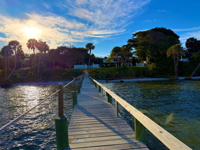 1009 S Indian River Drive, Fort Pierce, FL 34950