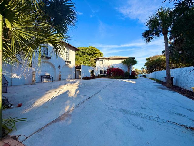 1009 S Indian River Drive, Fort Pierce, FL 34950