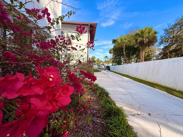 1009 S Indian River Drive, Fort Pierce, FL 34950