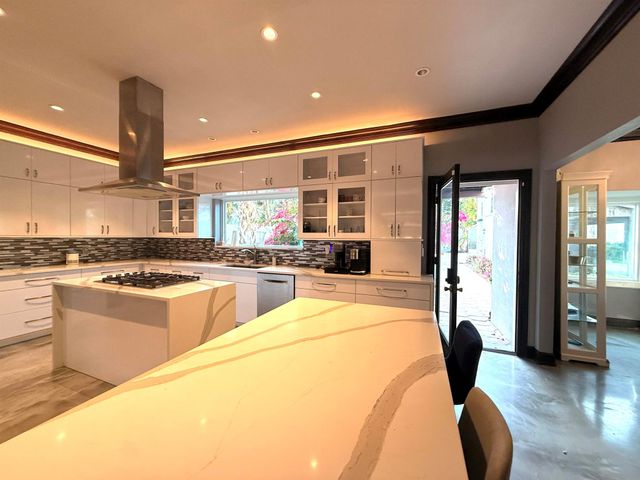 1009 S Indian River Drive, Fort Pierce, FL 34950