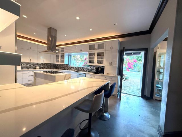 1009 S Indian River Drive, Fort Pierce, FL 34950