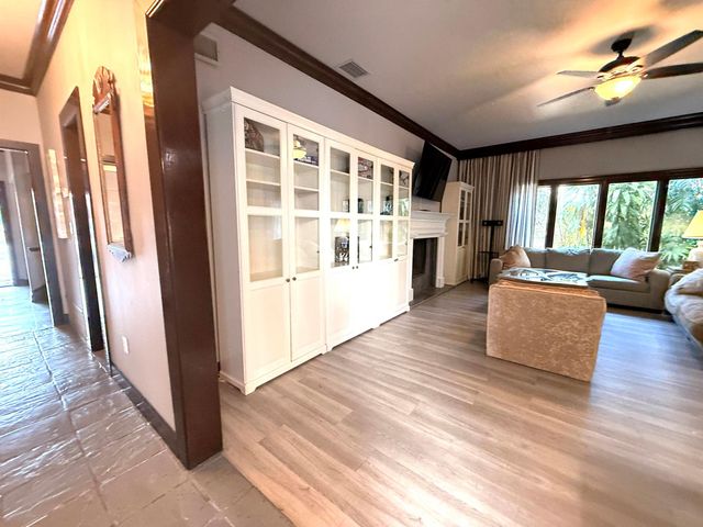 1009 S Indian River Drive, Fort Pierce, FL 34950