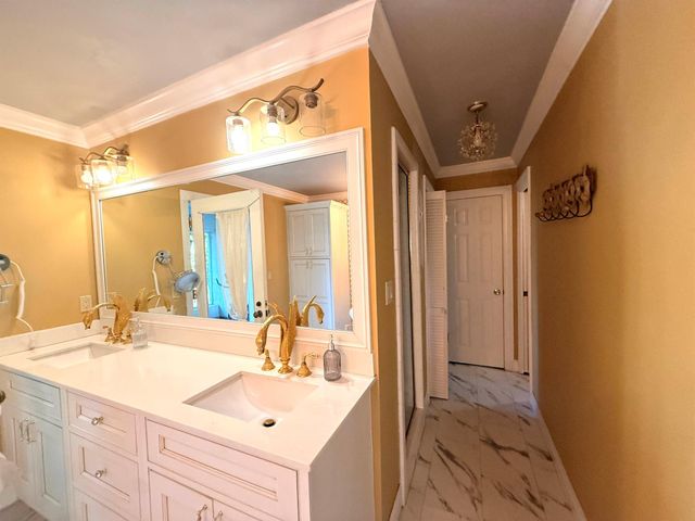 1009 S Indian River Drive, Fort Pierce, FL 34950