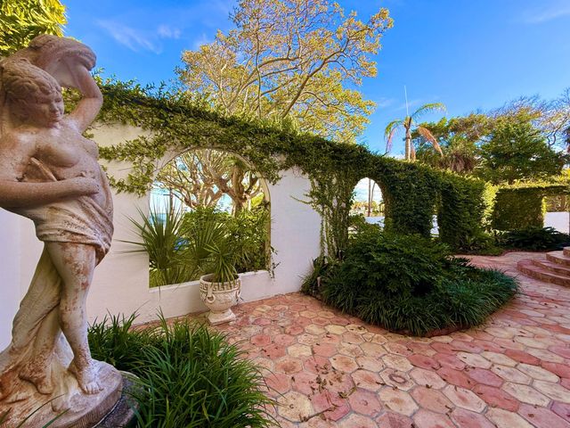 1009 S Indian River Drive, Fort Pierce, FL 34950