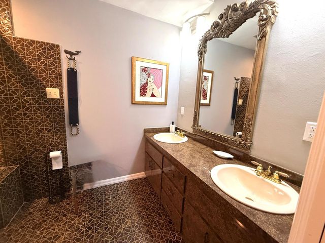 1009 S Indian River Drive, Fort Pierce, FL 34950