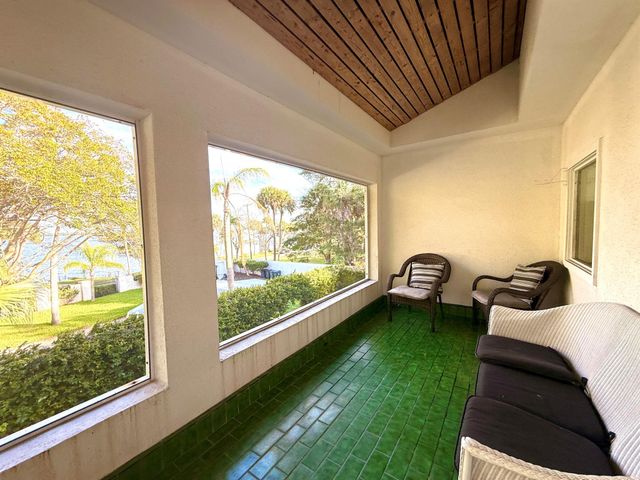 1009 S Indian River Drive, Fort Pierce, FL 34950