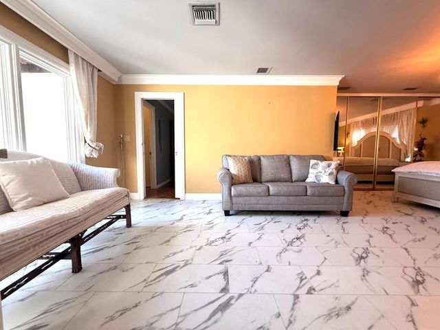 1009 S Indian River Drive, Fort Pierce, FL 34950