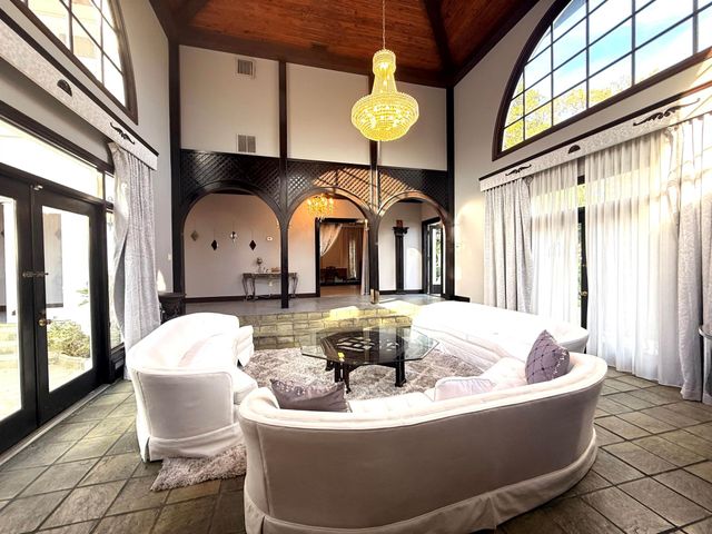 1009 S Indian River Drive, Fort Pierce, FL 34950