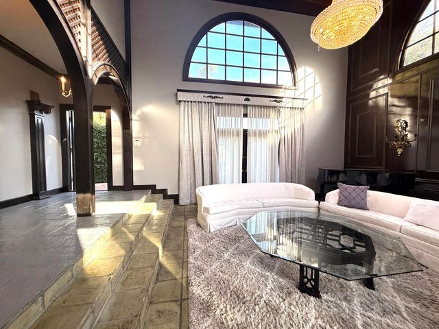 1009 S Indian River Drive, Fort Pierce, FL 34950