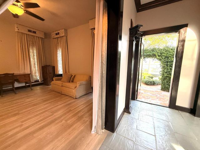 1009 S Indian River Drive, Fort Pierce, FL 34950